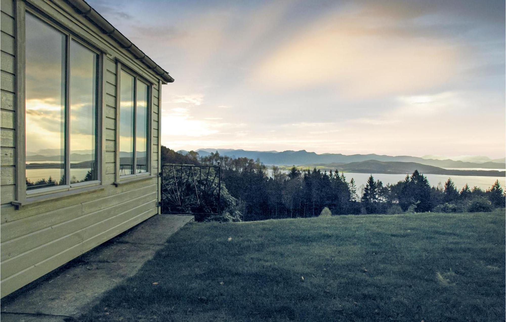Stunning Home In Tau With House A Mountain View Exterior photo